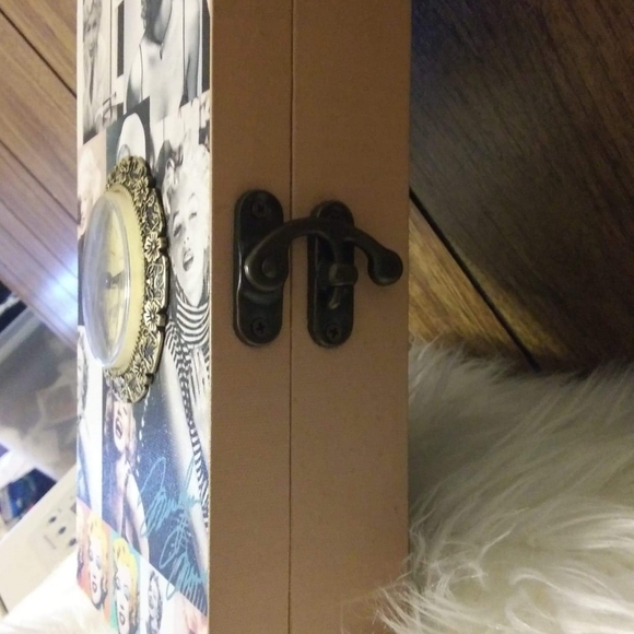 Marilyn Monroe Vintage Clock Jewelry Box - Picture 4 of 9